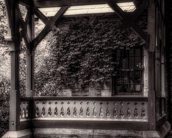 "Central Park Ivy cottage Image"